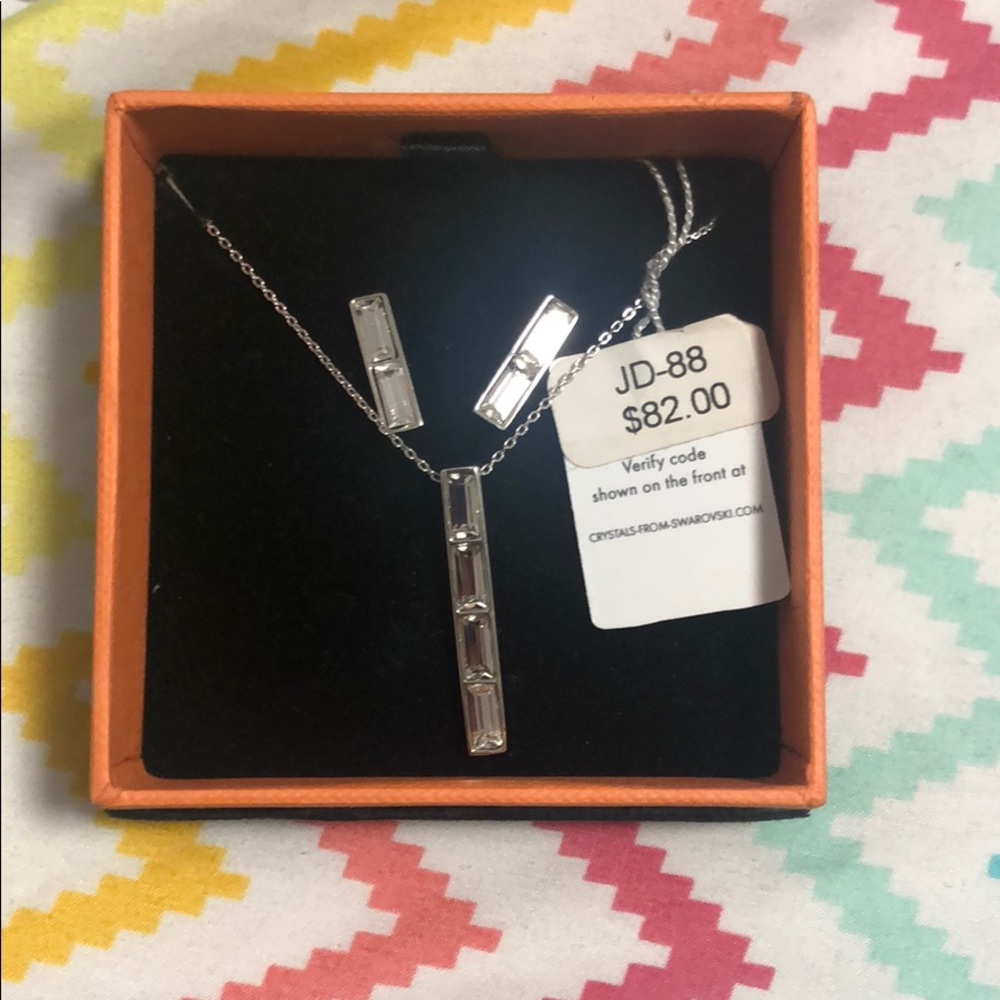 Beautiful necklace with matching earrings